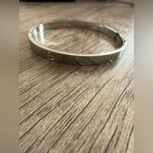 Silver Oval Hinged Bangle Bracelet